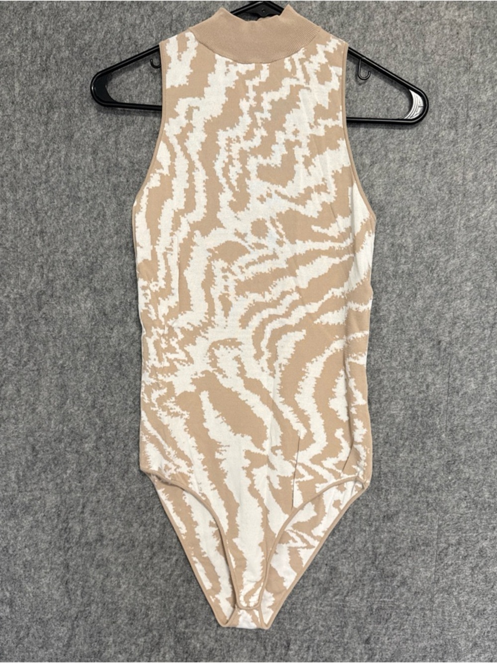 Ted Baker Beige & Cream Sleeveless Patterned Bodysuit size 2